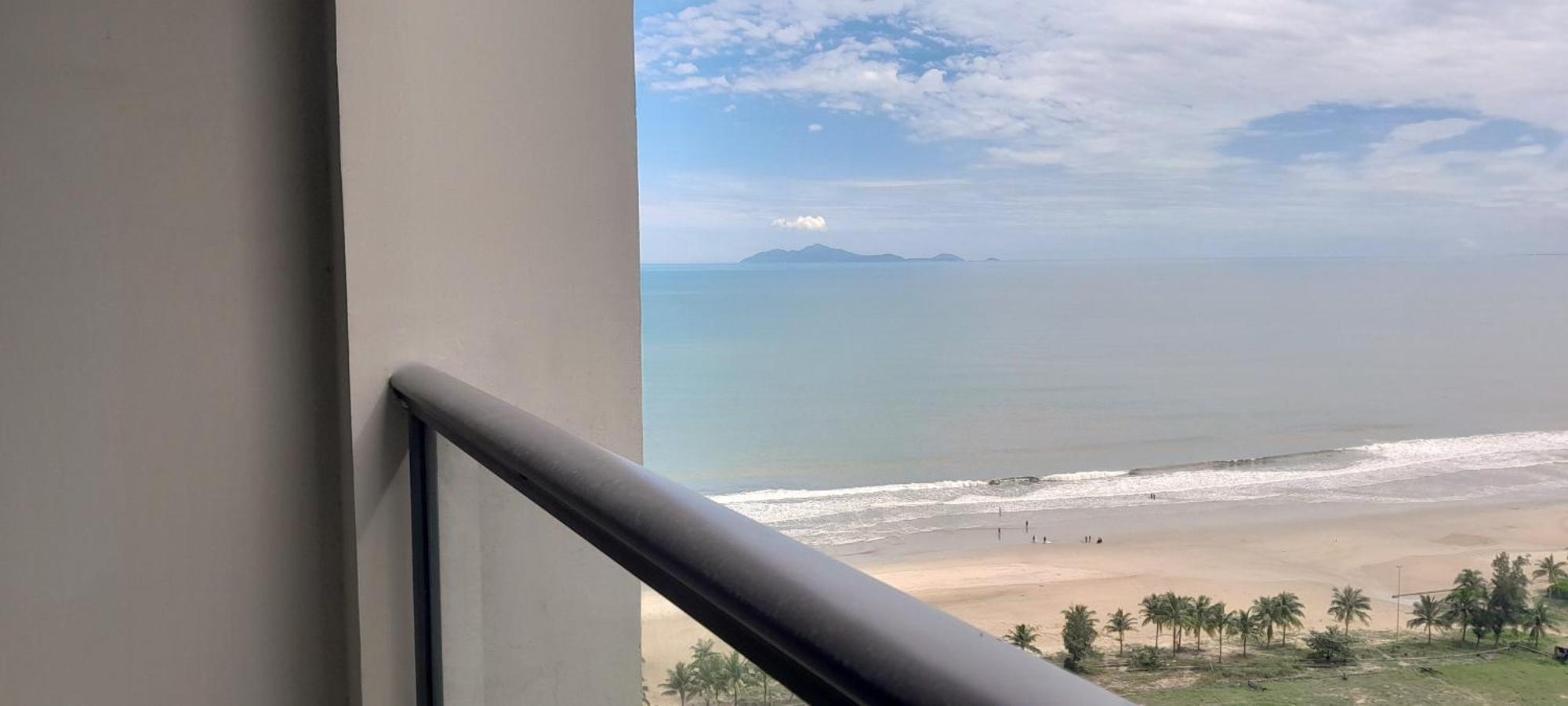 Beachfront Luxury Apartment - Rooftop Pool - Da Nang Exterior photo