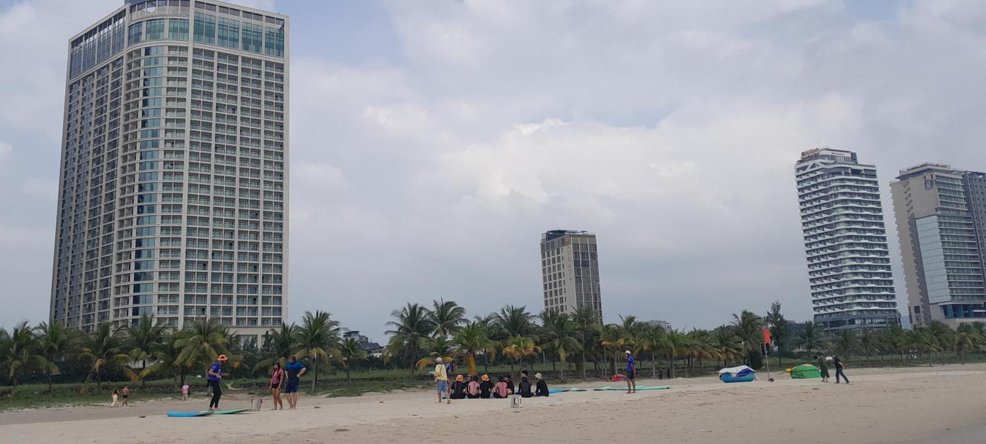 Beachfront Luxury Apartment - Rooftop Pool - Da Nang Exterior photo