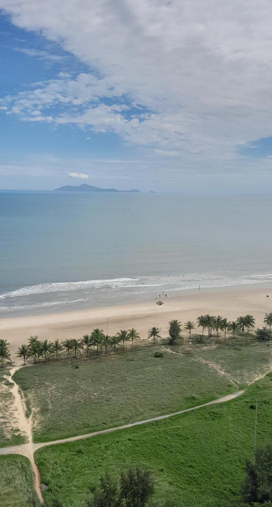 Beachfront Luxury Apartment - Rooftop Pool - Da Nang Exterior photo